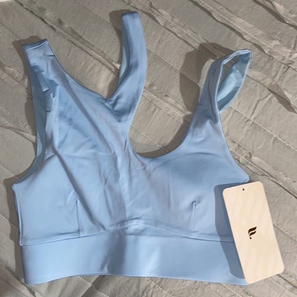 Fabletics Madelaine Petsch Collection - Picture 3 of 5